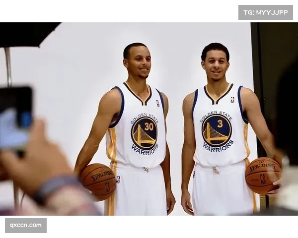 塞斯库里回忆兄弟情深笑谈童年竞争与合作的微妙平衡