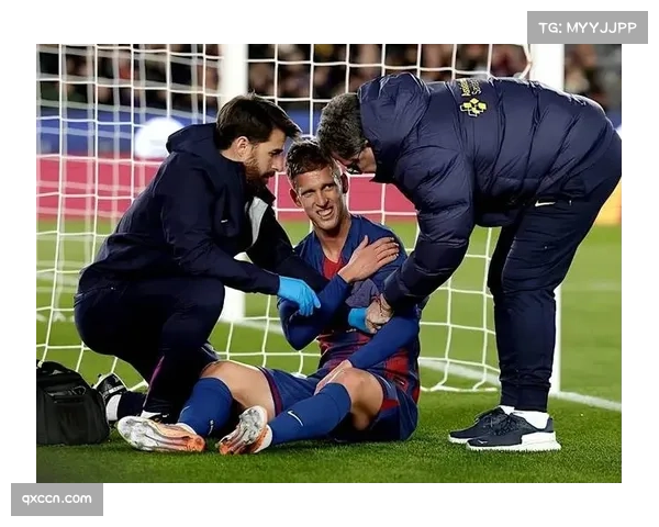 西班牙人防守组织松散 巴萨利用肋部空当反复制造威胁 西班牙人防守组织松散 巴萨利用肋部空当反复制造威胁